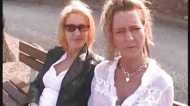 فتيات عاريات أمام كاميرا ويب سكس وجنس اجنبي