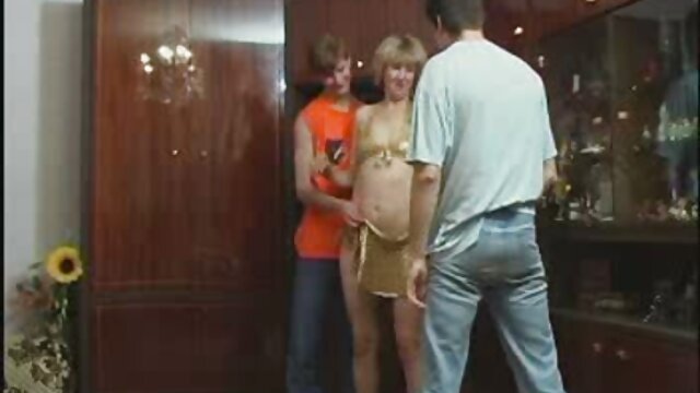 امرأة ناضجة في شوارع لها أن يمارس صور جنس اجنبي الجنس في الحمار